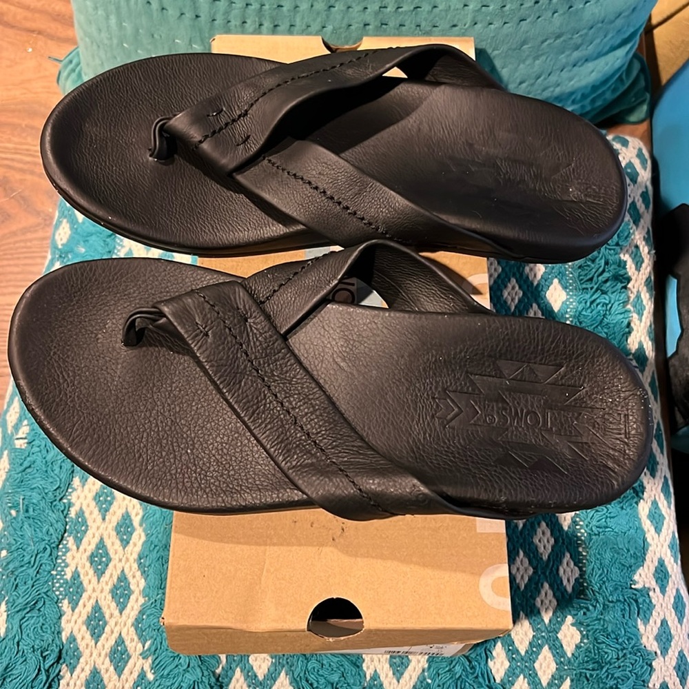 New Leather Toms Semana Sandals - size 12